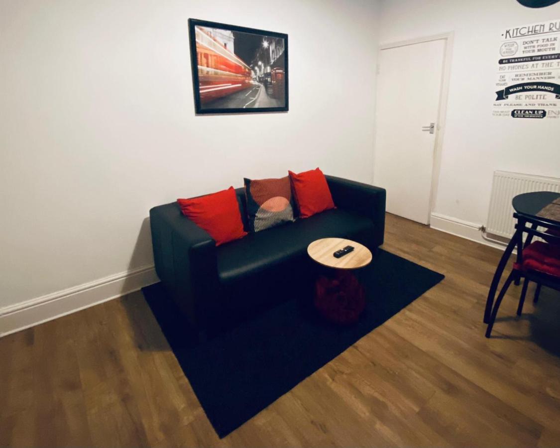 Large 4 Bedroom Home - Coventry City Centre Exterior foto